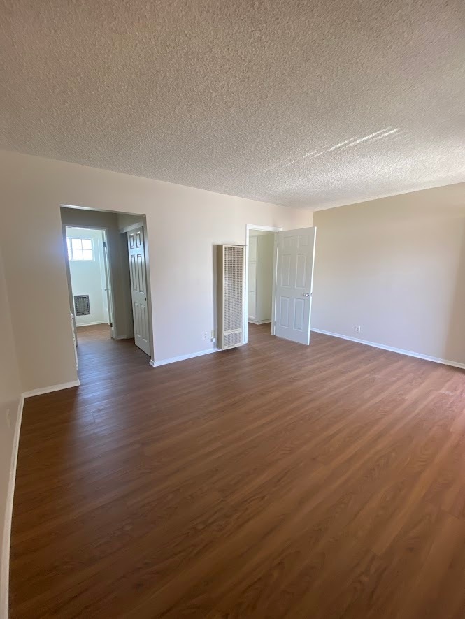 Photo - 7236 Remmet Ave Apartamentos