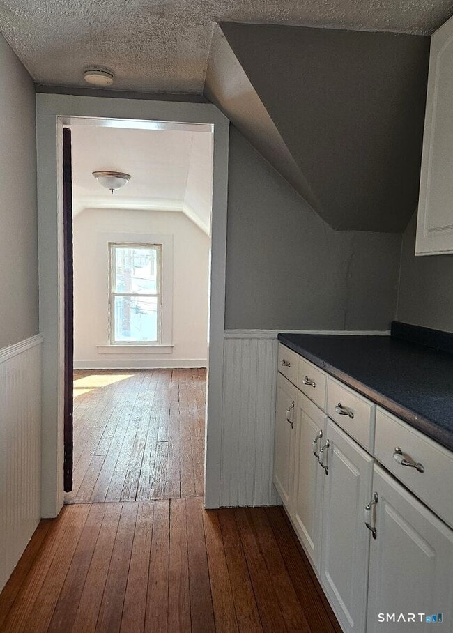 21 Sigourney St Unit 3