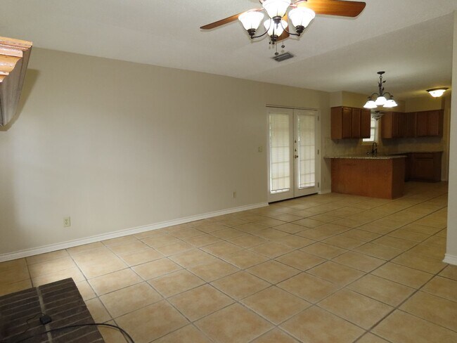 Photo - 808 Corey Dr