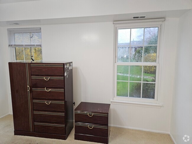 Building Photo - 57A W Bluebell Ln Unit 57A Rental