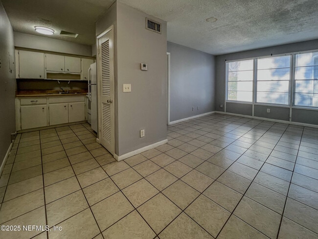 Photo - 1251 Donald St