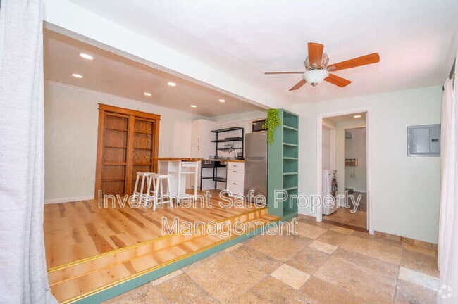 Building Photo - 4982 Baltimore Dr Unit #B Rental