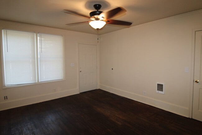 Photo - 304 Loring Dr
