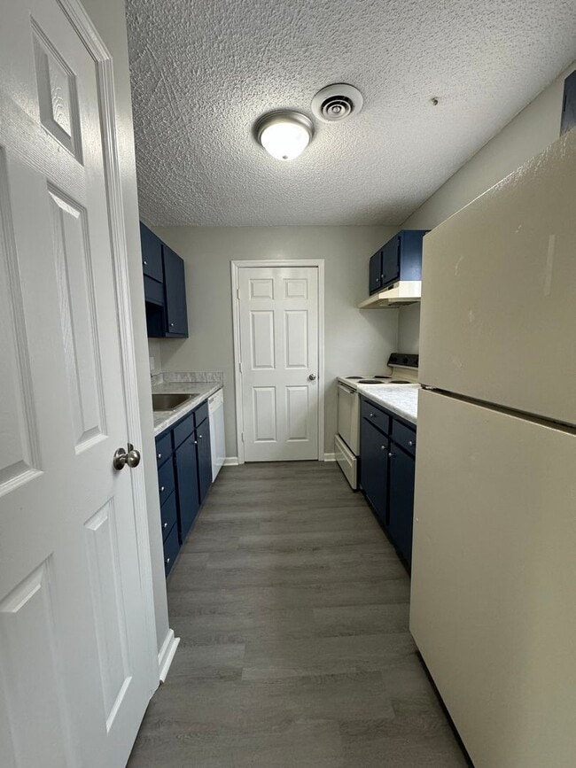 Photo - Creekview Apartments - Kingsport, TN