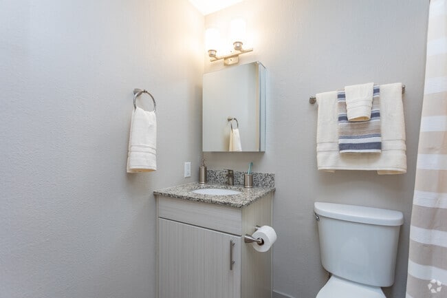 2BR, 1BA - 720 SF