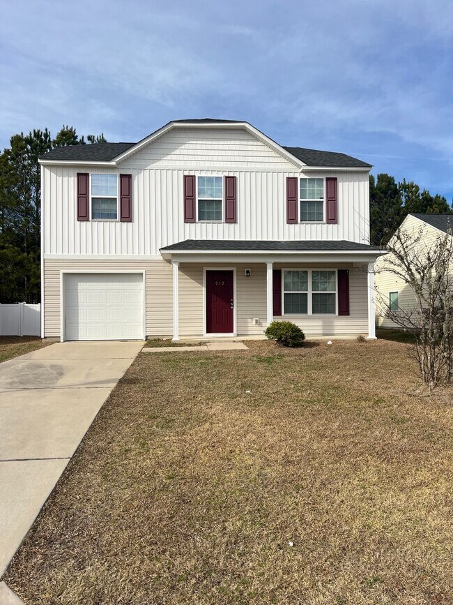 Building Photo - 3 bedroom, 2.5 bath home in Longs!