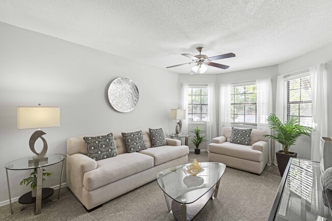 Living Room - Franklin Woods - Students: Save up to 10%! Apartments