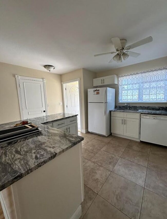 Photo - Beautiful 2 Bedroom 2 Bath with garage
