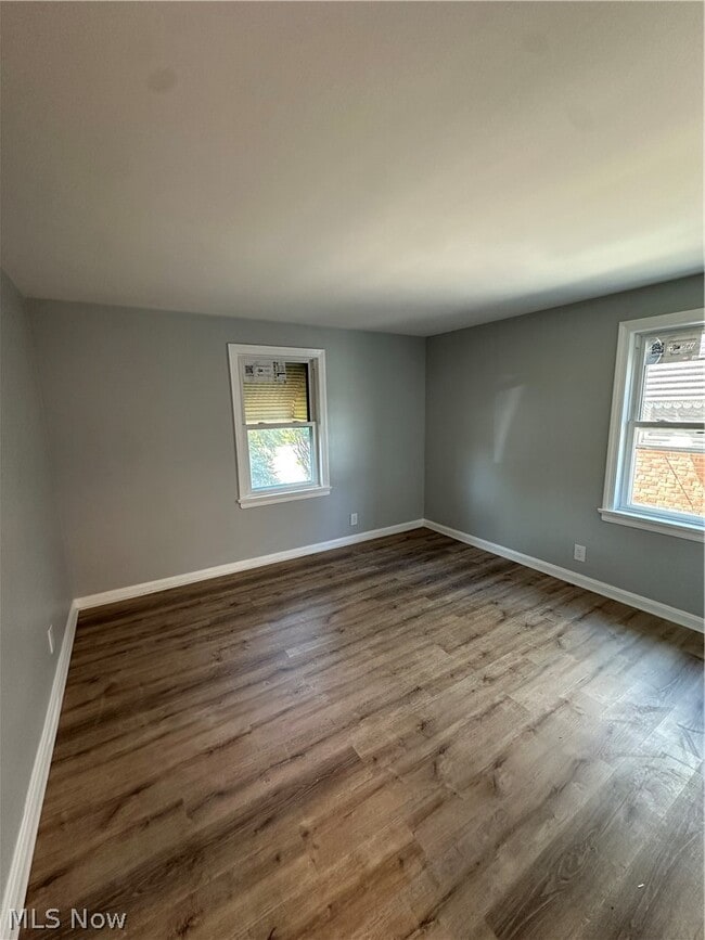 Photo - 18413 Waterbury Ave