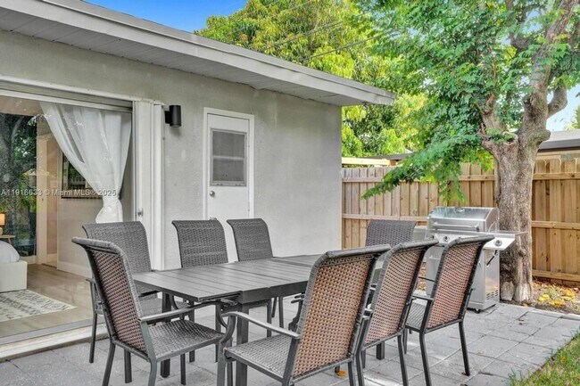 Photo - 1573 NE 30th Ct