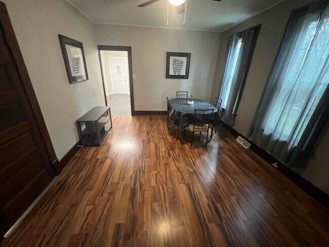 Photo - 2279 Foye St