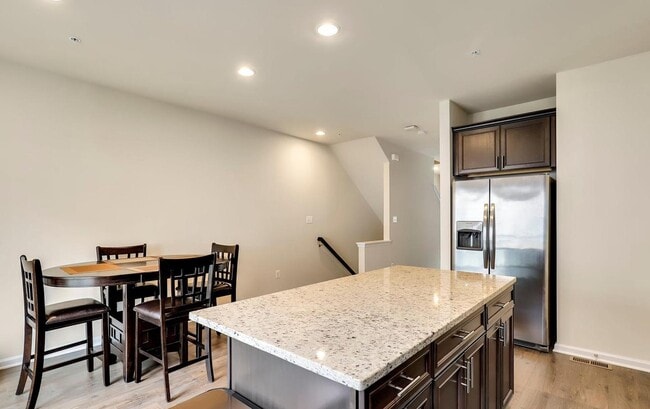 Photo - 8355 Daydream Cres