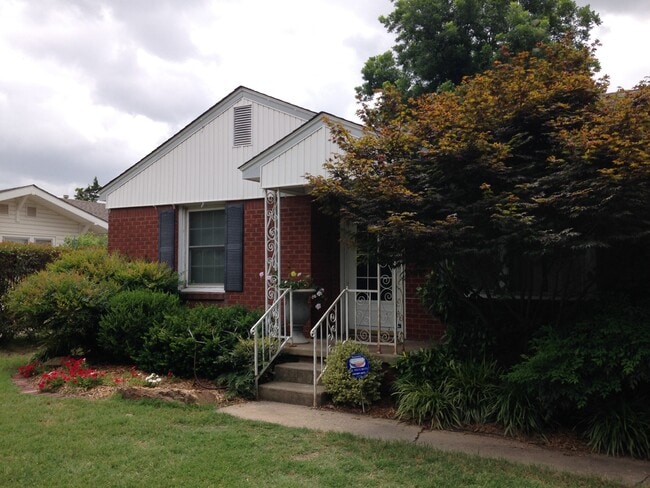 Building Photo - 910 Garver St