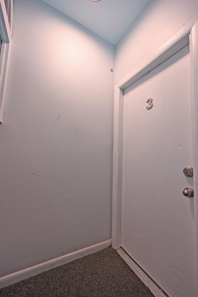 Photo - 2228 Kemper Ln Unit 3