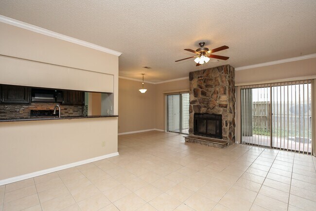 Photo - 17417 Red Oak Dr Unit 133