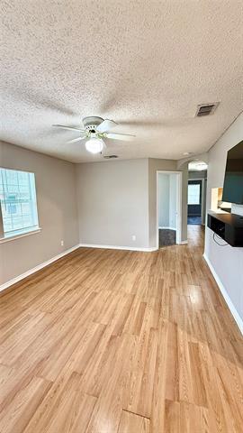 Photo - 370 W Park St