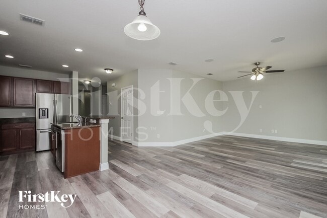 Photo - 347 Iron Wood Dr