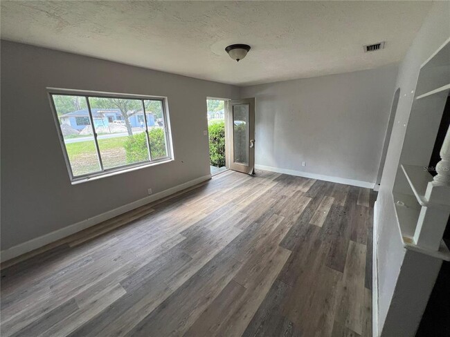 Photo - 240 Deerfoot Rd