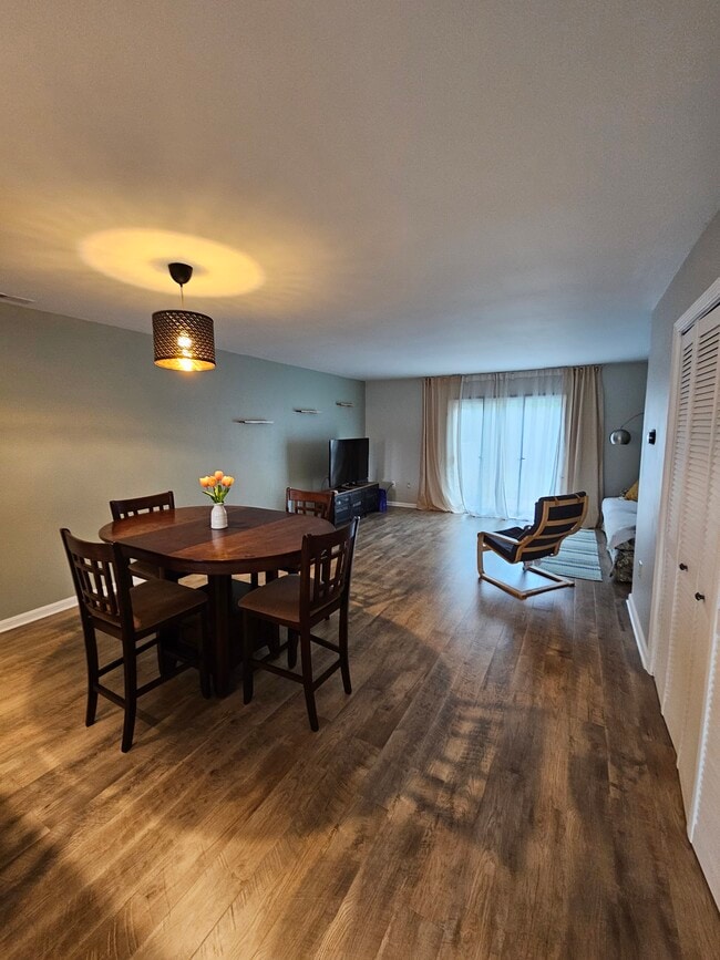 Photo - 8 Franklin Square