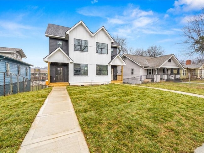 Photo - Knoxville 37914 - 3 bedroom, 3 bath stunni...