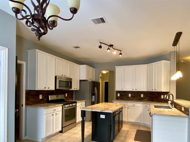 Photo - 2827 Mustang Hill Ln