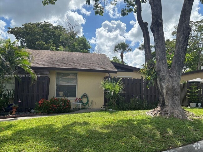 Building Photo - 115 Fox Rd Unit 2-41 Rental