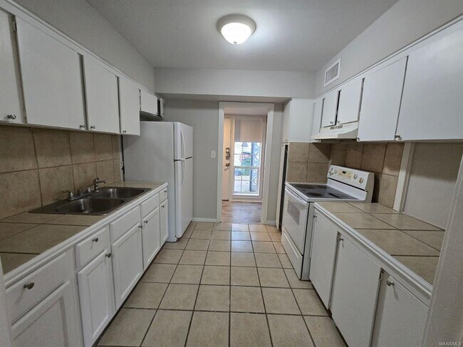 3723 Wesley Dr