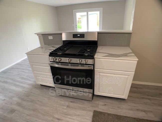 Photo - 6812 S Land Ave