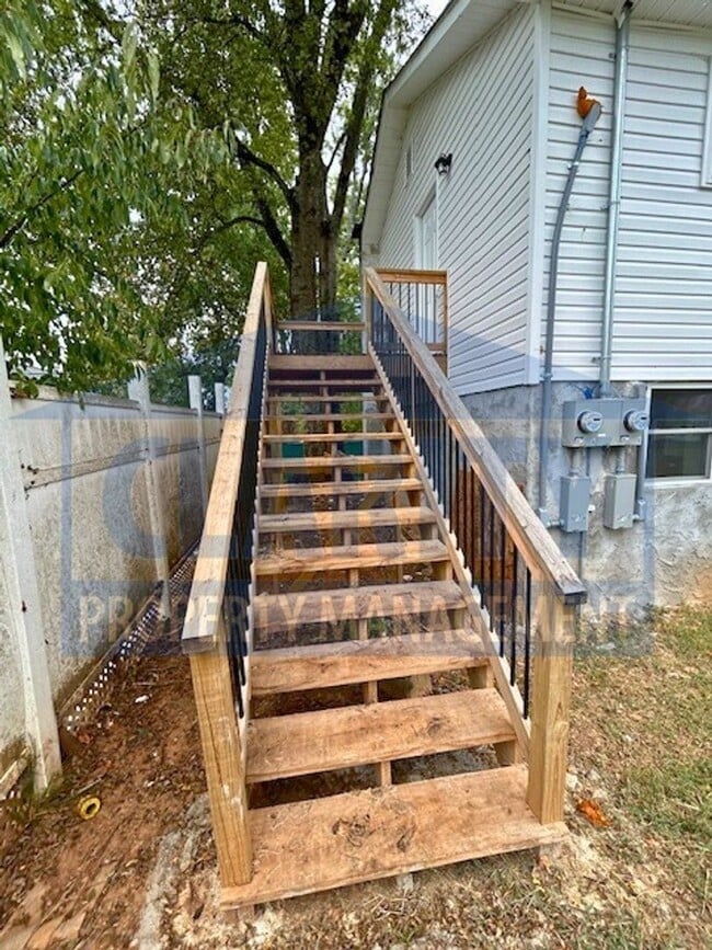 Photo - 860 Berry St NE Unidad Apt A