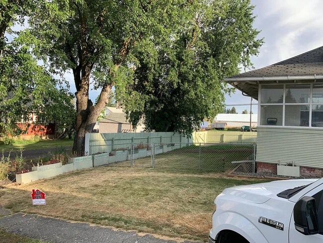 Photo - 601 W California St