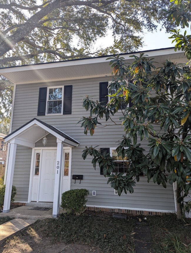 Townhome front - 201 Heritage Cir Casa Adosada