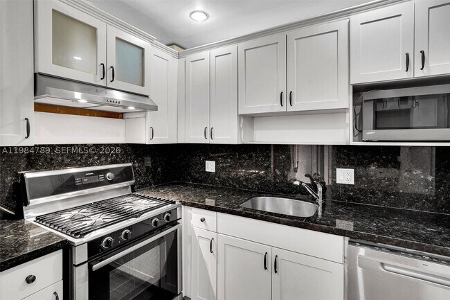Photo - 700 Biltmore Ct Unit 306