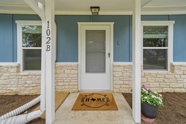 Photo - 102 Rose Dr