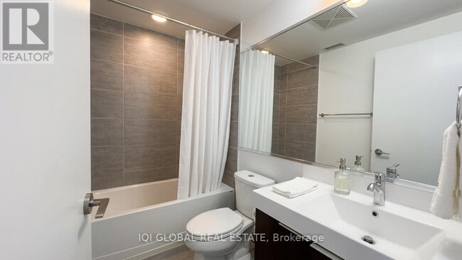 Photo - 478 King St W Unit 406