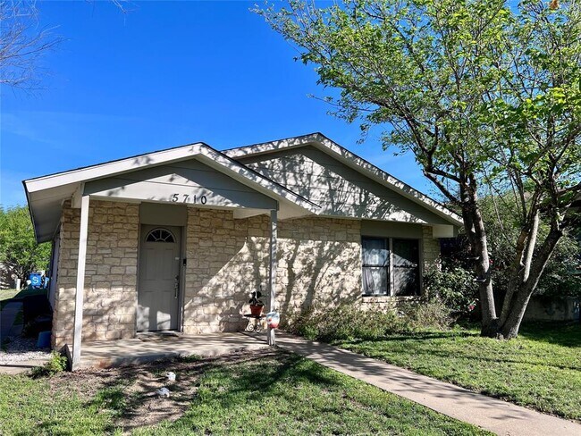 Photo - 5710 Signal Point