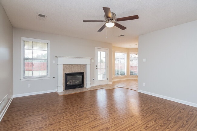 Photo - 1118 Greenwich Dr