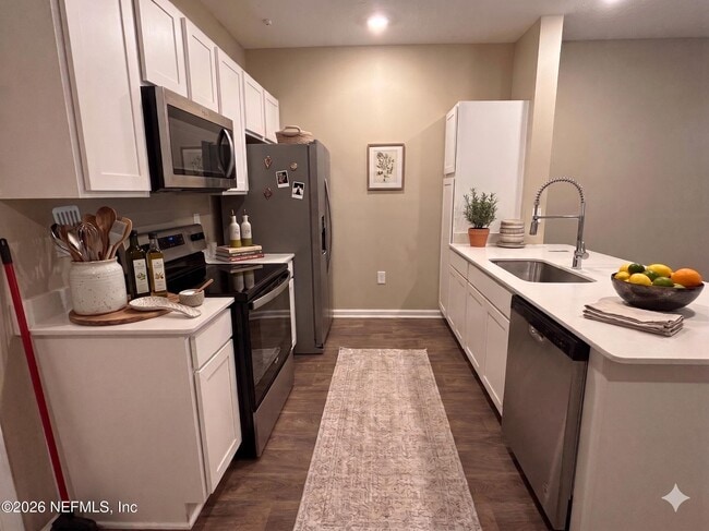 Photo - 903 Rivertree Pl