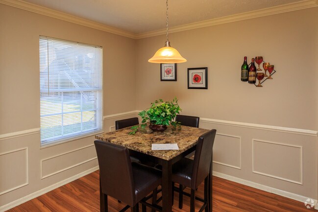 Photo - Maison Gardens