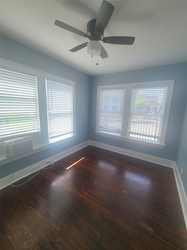 Photo - 4414 Woodside St Unit 10