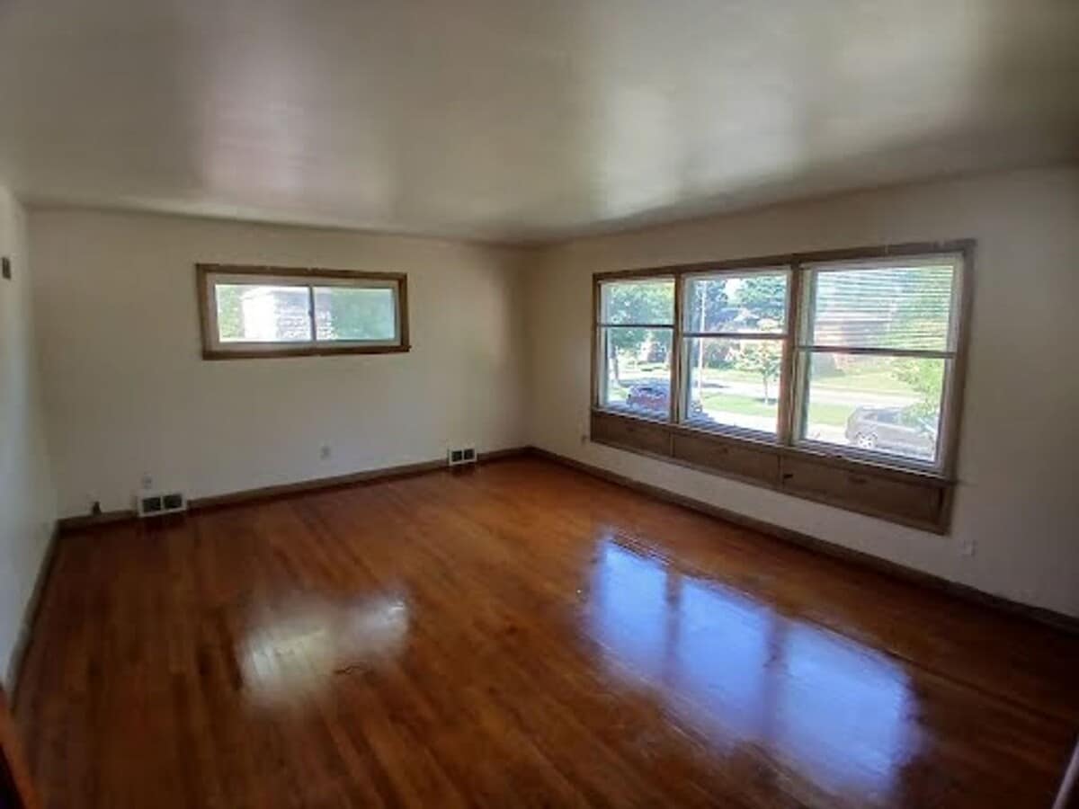 4421-23 N 76th St - 4421-23 N 76th St Apartamento Unidad 4423 N 76th St