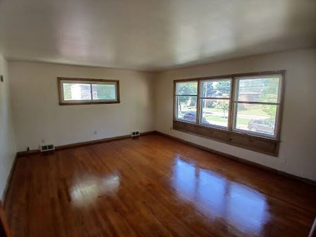 Building Photo - 4421-23 N 76th St Unit 4423 N 76th St Rental