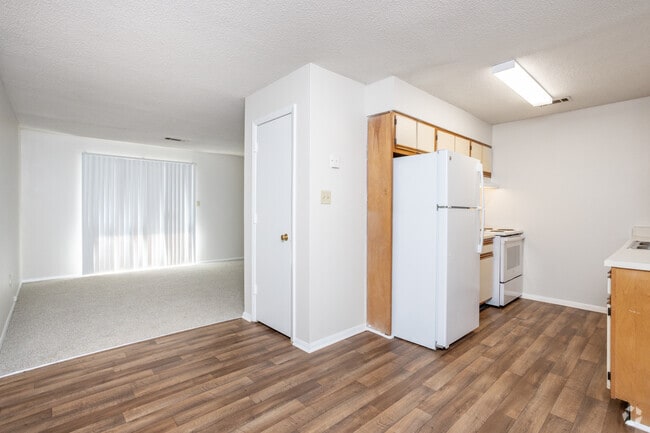 2 habitaciones, 2 baños, 1045 pies cuadrados, cocina y sala de estar