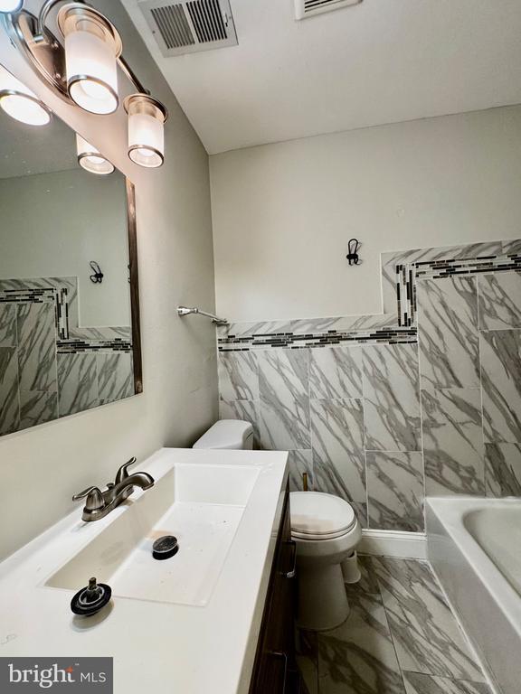 Photo - 139 E North Ave