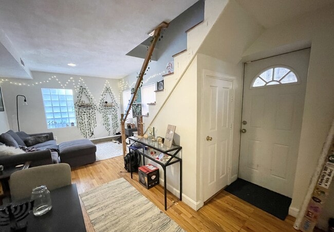 Photo - 59 Hemenway St Unit 1