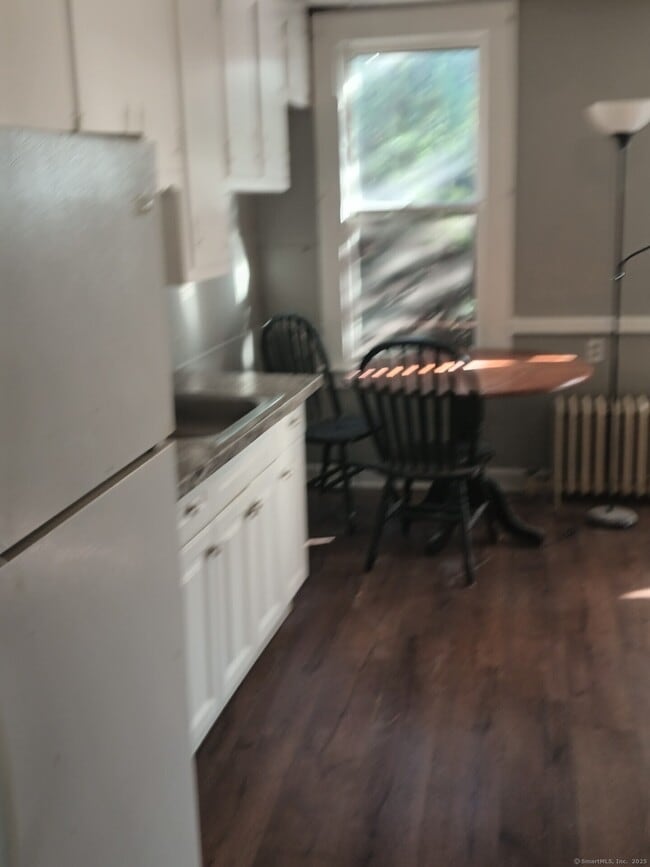 Photo - 198 S Main St