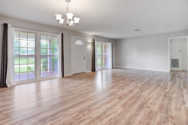 4421 Willowbend Blvd