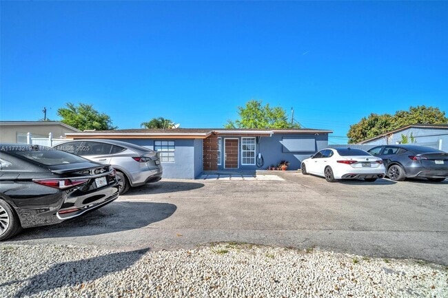 Building Photo - 7151 Taft St Rental