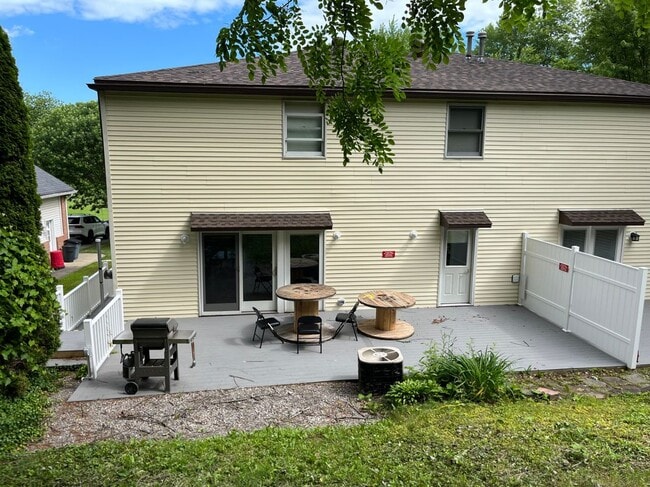Photo - 921 Onondaga St