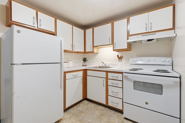 Warren Place Senior Apartments 62+