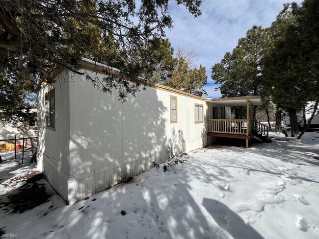 Photo - 2 br, 1 bath Mobile Home - 1031 West Laxton